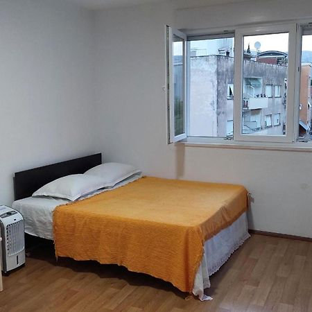 Room With Private Toilet And Terrace In City Center In Shared Apartment Split Exterior foto