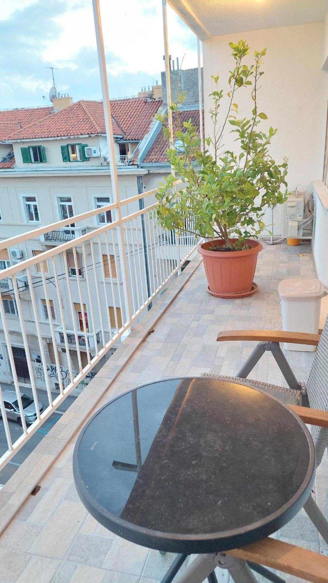 Room With Private Toilet And Terrace In City Center In Shared Apartment Split Exterior foto